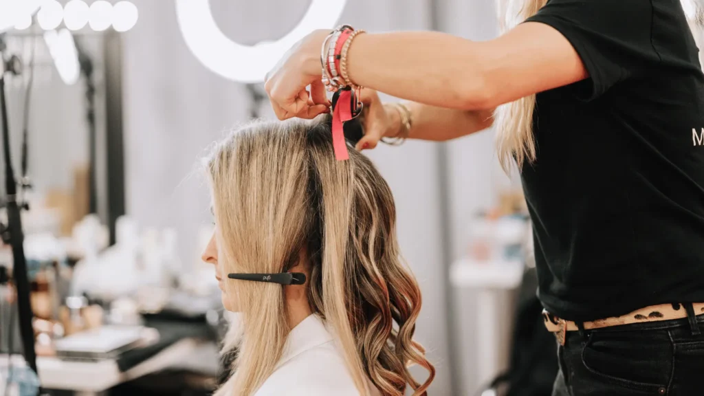 metoda nitkowa w przedłużaniu włosów