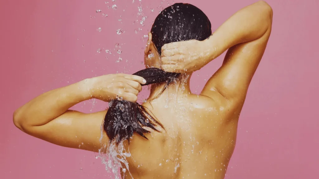 jak myć przedłużone włosy